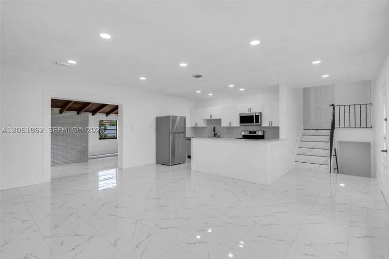 4 bedroom SingleFamilyResidence at 1265 NE 201st Ter, Mansionette Homes Sec 2, Miami — photo 4