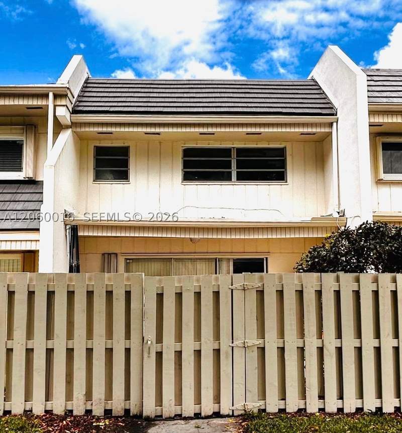 3 bedroom Townhouse at 8121 SW 82nd Ct, Kings Creek, Miami — photo 2