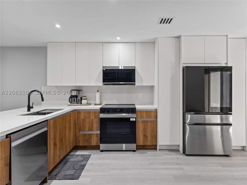 3 bedroom Townhouse at 9853 Costa Del Sol Blvd 103-F, Costa Del Sol Condo E, Doral — photo 2