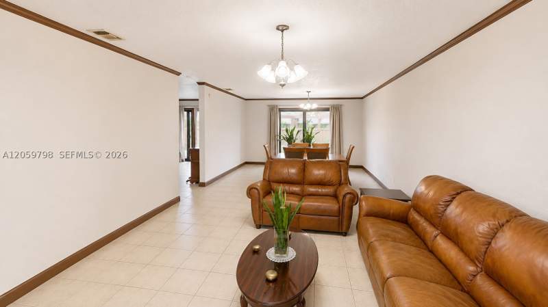 3 bedroom SingleFamilyResidence at 1000 SW 136th Pl, Tamiami Lakes Sec 4, Miami — photo 2