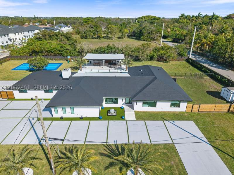 6 bedroom SingleFamilyResidence at 12425 SW 226th St, Tripletts Addn To Goulds, Miami — photo 5