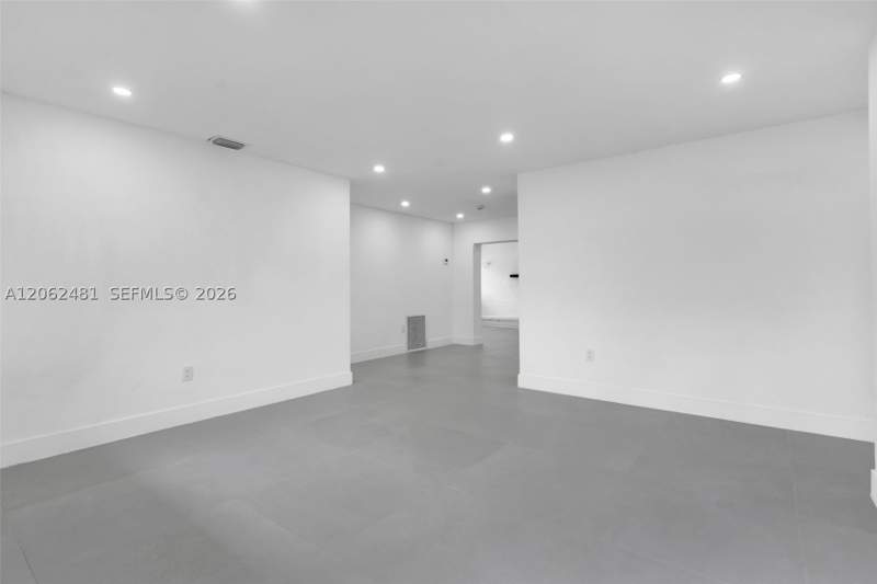 4 bedroom SingleFamilyResidence at 3400 NW 211th St, Riverdale Estates Sec 2, Miami Gardens — photo 5