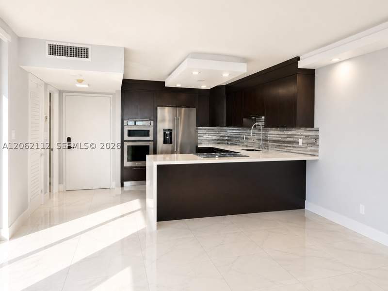 1 bedroom Condominium at 1420 Brickell Bay Dr 702E, Bayshore Place Condo, Miami — photo 4