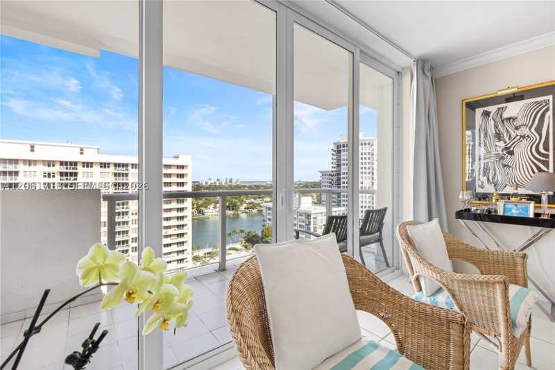 1 bedroom Condominium at 5601 Collins Ave 1515, The Pavilion Condo, Miami Beach — photo 1