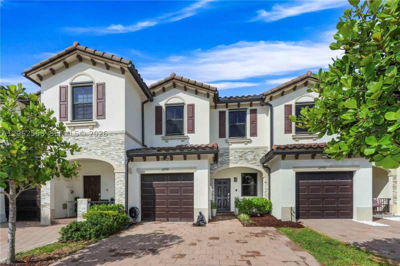 3 bedroom Townhouse at 12758 SW 230th St, D & B Subdivision, Miami — photo 1