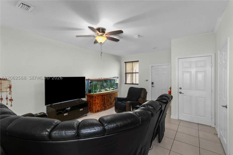3 bedroom Townhouse at 12758 SW 230th St, D & B Subdivision, Miami — photo 5