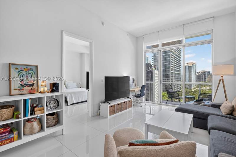 1 bedroom Condominium at 500 Brickell Ave 1100, 500 BRICKELL EAST CONDO, Miami — photo 2