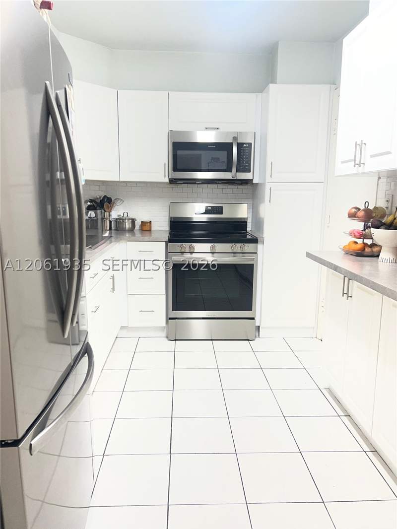 1 bedroom Condominium at 5005 Collins Ave 518, The Carriage Club North C, Miami Beach — photo 5