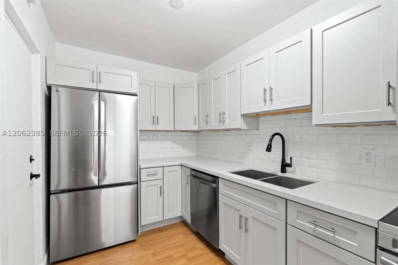 3 bedroom Condominium at 1880 S Treasure Dr 3D, Treasure Bay Club Condo, North Bay Village — photo 1