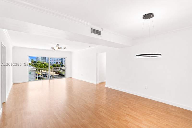 3 bedroom Condominium at 1880 S Treasure Dr 3D, Treasure Bay Club Condo, North Bay Village — photo 4