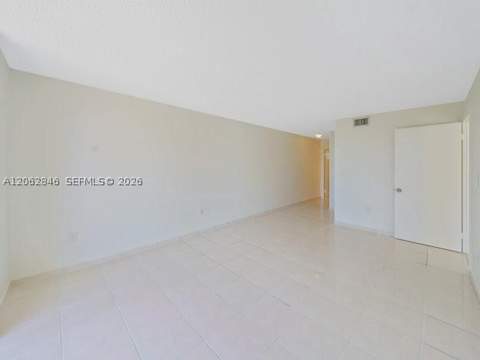 7921 Byron Ave 404, Miami Beach FL - photo 16 of 47