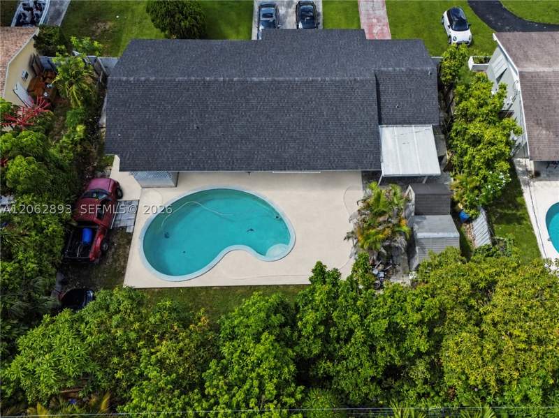 4 bedroom SingleFamilyResidence at 11271 SW 176th St, Green Hills Sec 5, Miami — photo 3