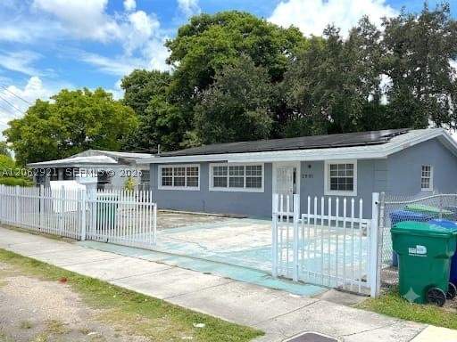 3 bedroom SingleFamilyResidence at 2991 NW 43rd Ter, Roosevelt Park, Miami — photo 2