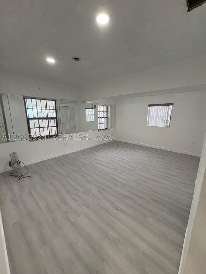 2 bedroom SingleFamilyResidence at 2531 NW 88th St, Rev Pl Of Ports Of Oxford, Miami — photo 3
