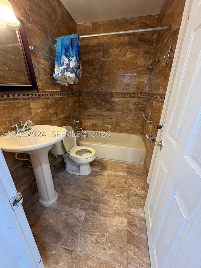 2 bedroom SingleFamilyResidence at 2531 NW 88th St, Rev Pl Of Ports Of Oxford, Miami — photo 4