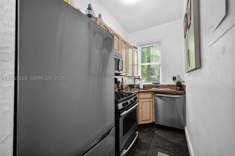 900 16th St 104, Miami Beach FL - photo 13 of 30