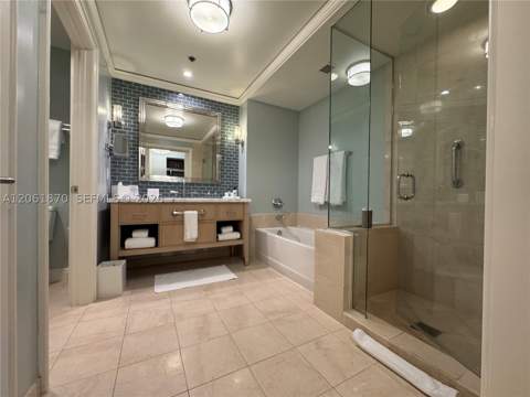 455 Grand Bay Dr 717, Key Biscayne FL - photo 18 of 31