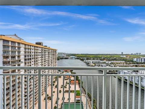 301 174th St 2205, Sunny Isles Beach FL - photo 19 of 61