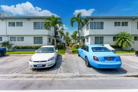 9280 Bay Harbor Ter 26, Bay Harbor Islands FL - photo 18 of 21