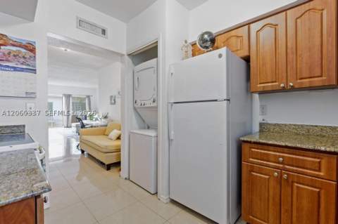 9280 Bay Harbor Ter 26, Bay Harbor Islands FL - photo 8 of 21