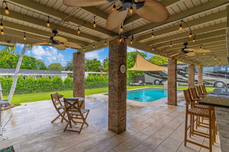 4 bedroom SingleFamilyResidence at 10360 SW 112th St, Pine Acres Sec 2, Miami — photo 2