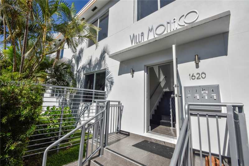 2 bedroom SingleFamilyResidence at 1620 Bay Rd, Lincoln Terrace Sub, Miami Beach — photo 1