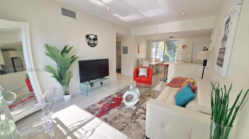 2 bedroom SingleFamilyResidence at 1620 Bay Rd, Lincoln Terrace Sub, Miami Beach — photo 2