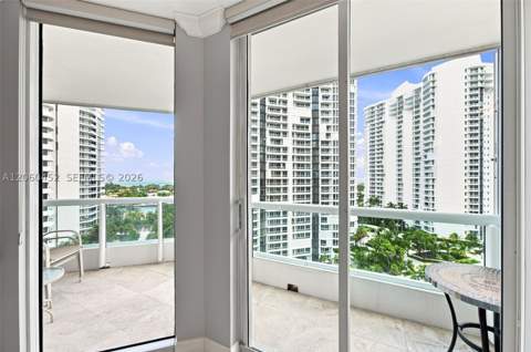21205 Yacht Club Dr 1502, Aventura FL - photo 19 of 22