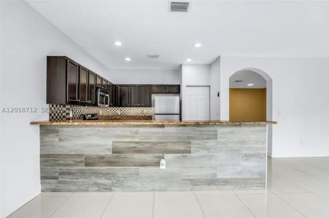 8788 W 35th Ct, Hialeah FL - photo 13 of 34