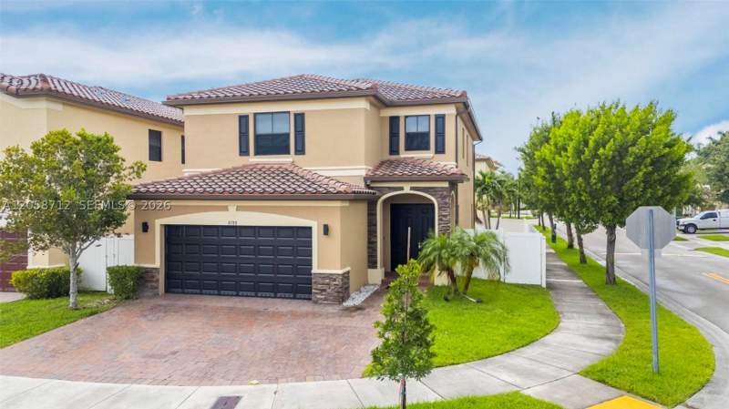3 bedroom SingleFamilyResidence at 8788 W 35th Ct, Bellagio, Hialeah — photo 3
