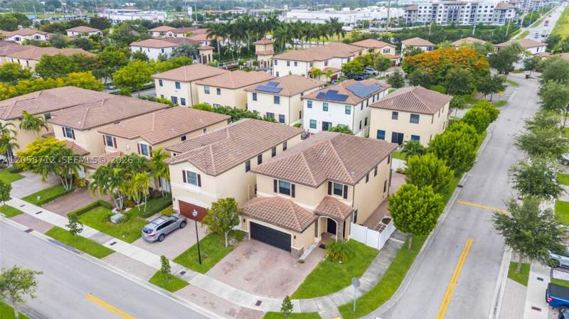 3 bedroom SingleFamilyResidence at 8788 W 35th Ct, Bellagio, Hialeah — photo 5