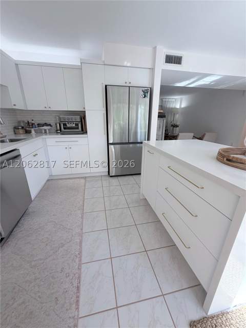 17000 NW 67th Ave 112, Hialeah FL - photo 7 of 27