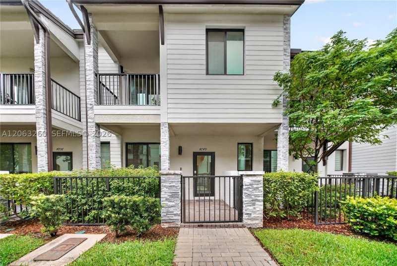 4 bedroom Townhouse at 4745 NW 83rd Pkwy, Downtown Doral South Phas, Doral — photo 1
