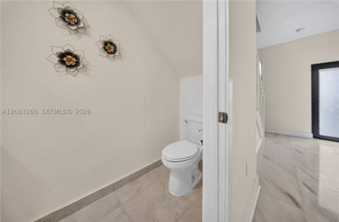 4745 NW 83rd Pkwy, Doral FL - photo 18 of 44