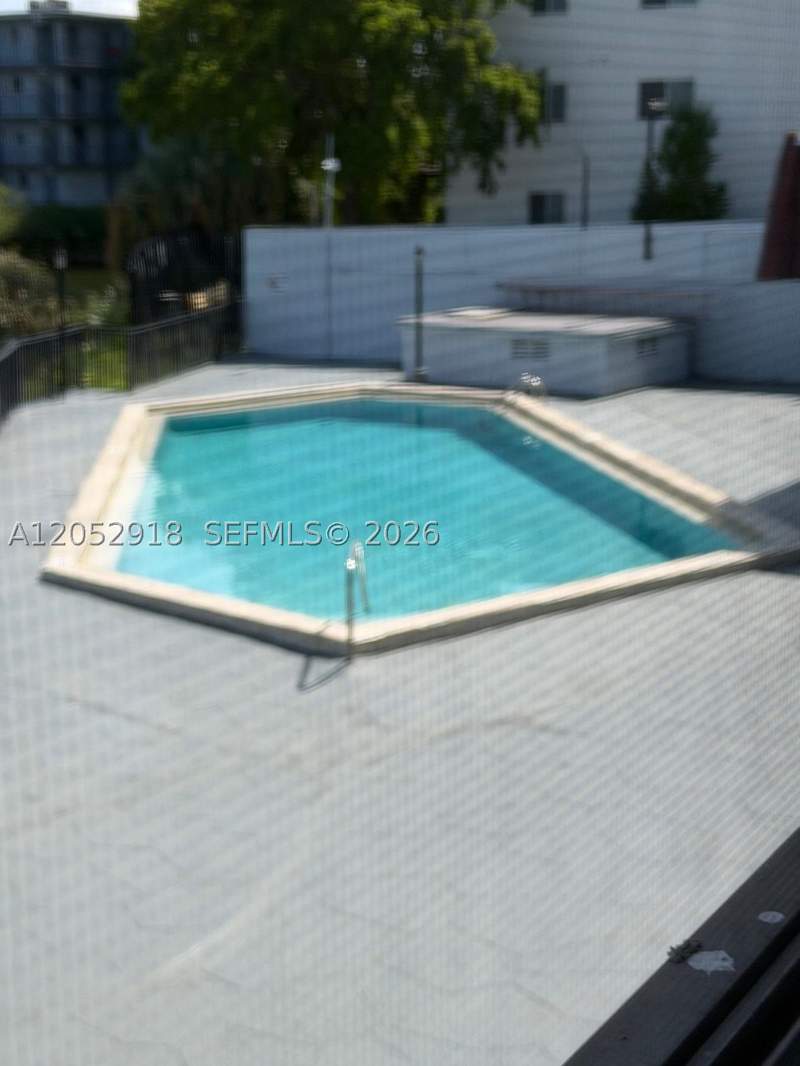 2 bedroom Condominium at 1335 W 68th St 204, Kings Cove Condo, Hialeah — photo 2
