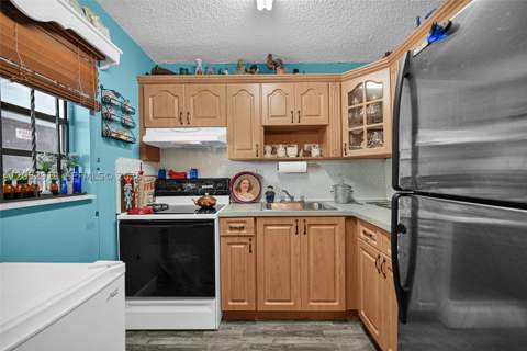 1335 W 68th St 204, Hialeah FL - photo 23 of 35