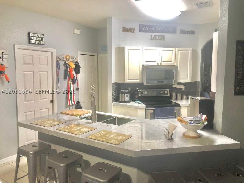 3 bedroom Townhouse at 11814 SW 137th Path, Century Breeze, Miami — photo 3