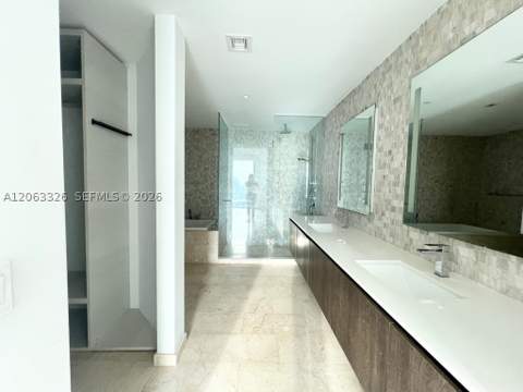 68 SE 6th St 3810, Miami FL - photo 17 of 34