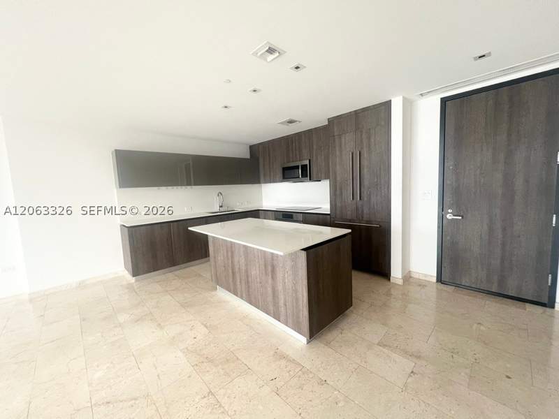 2 bedroom Condominium at 68 SE 6th St 3810, Reach Condo, Miami — photo 3
