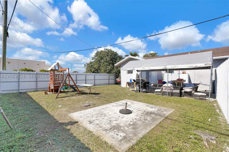3 bedroom SingleFamilyResidence at 3280 NW 213th Ter, Liberty Gardens, Miami Gardens — photo 3
