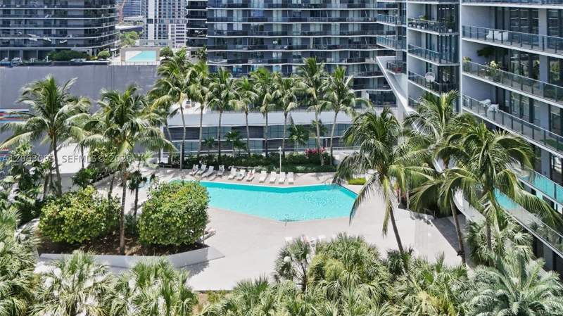 1 bedroom Condominium at 88 SW 7th St 2307, Rise Condo, Miami — photo 4