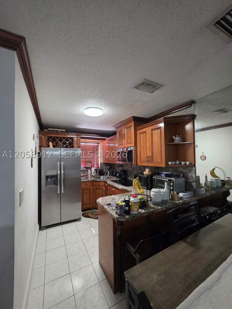 2 bedroom Condominium at 8085 NW 8th St 6, Grace Villas III Condo, Miami — photo 4