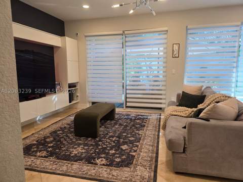 10797 NW 73rd Ter, Doral FL - photo 7 of 18