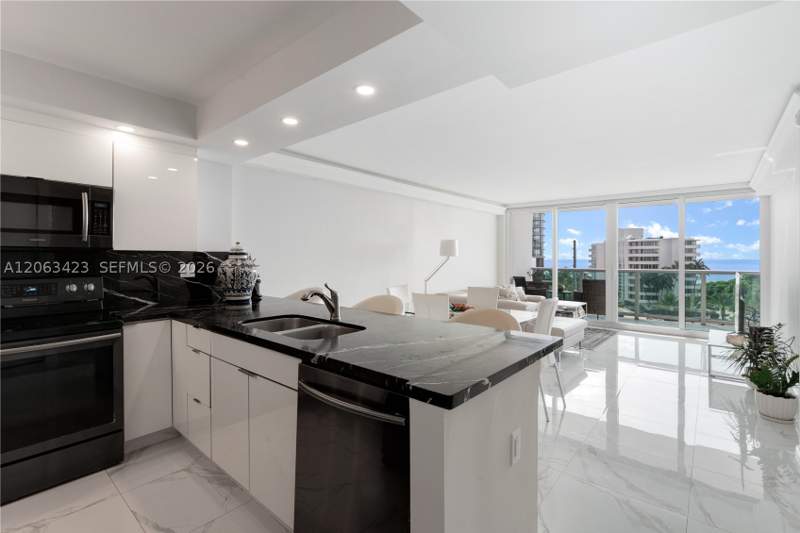 1 bedroom Condominium at 100 Bayview Dr 709, Arlen House East Condo, Sunny Isles Beach — photo 4