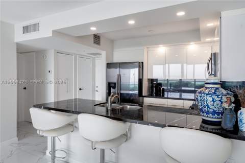 100 Bayview Dr 709, Sunny Isles Beach FL - photo 7 of 29