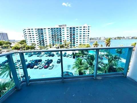 7501 E Treasure Dr 5H, North Bay Village FL - photo 17 of 20