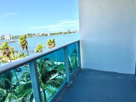 7501 E Treasure Dr 5H, North Bay Village FL - photo 18 of 20