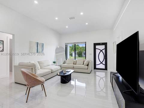 8635 N Miami Ave, El Portal FL - photo 11 of 48