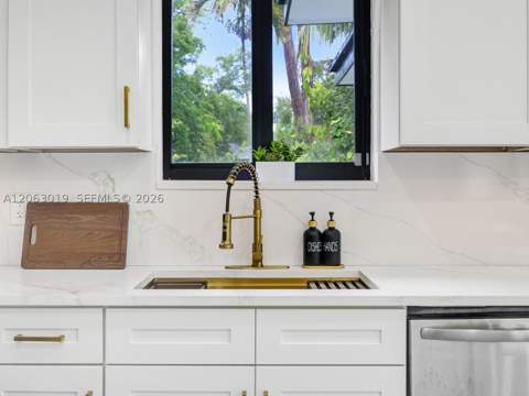 8635 N Miami Ave, El Portal FL - photo 21 of 48