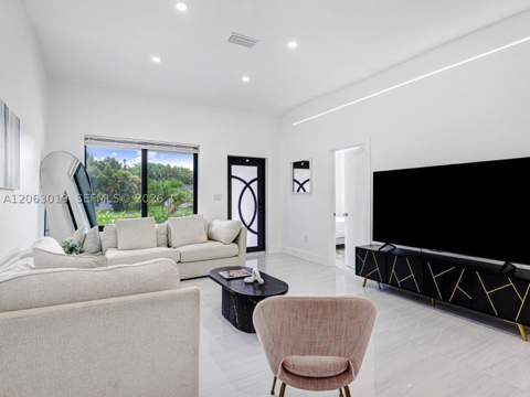 8635 N Miami Ave, El Portal FL - photo 9 of 48